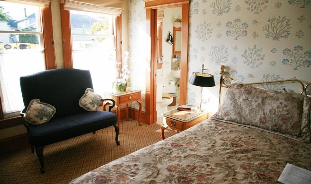 Фото Pacific Grove Inn