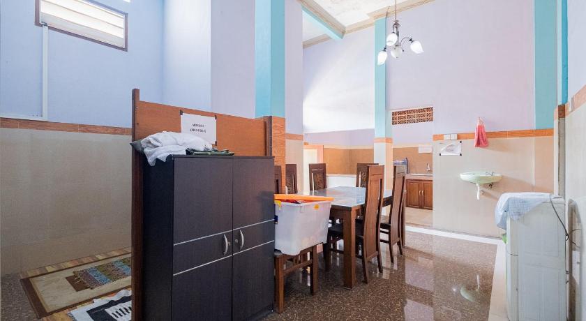 Фото RedDoorz Syariah near Alun Alun Bojonegoro