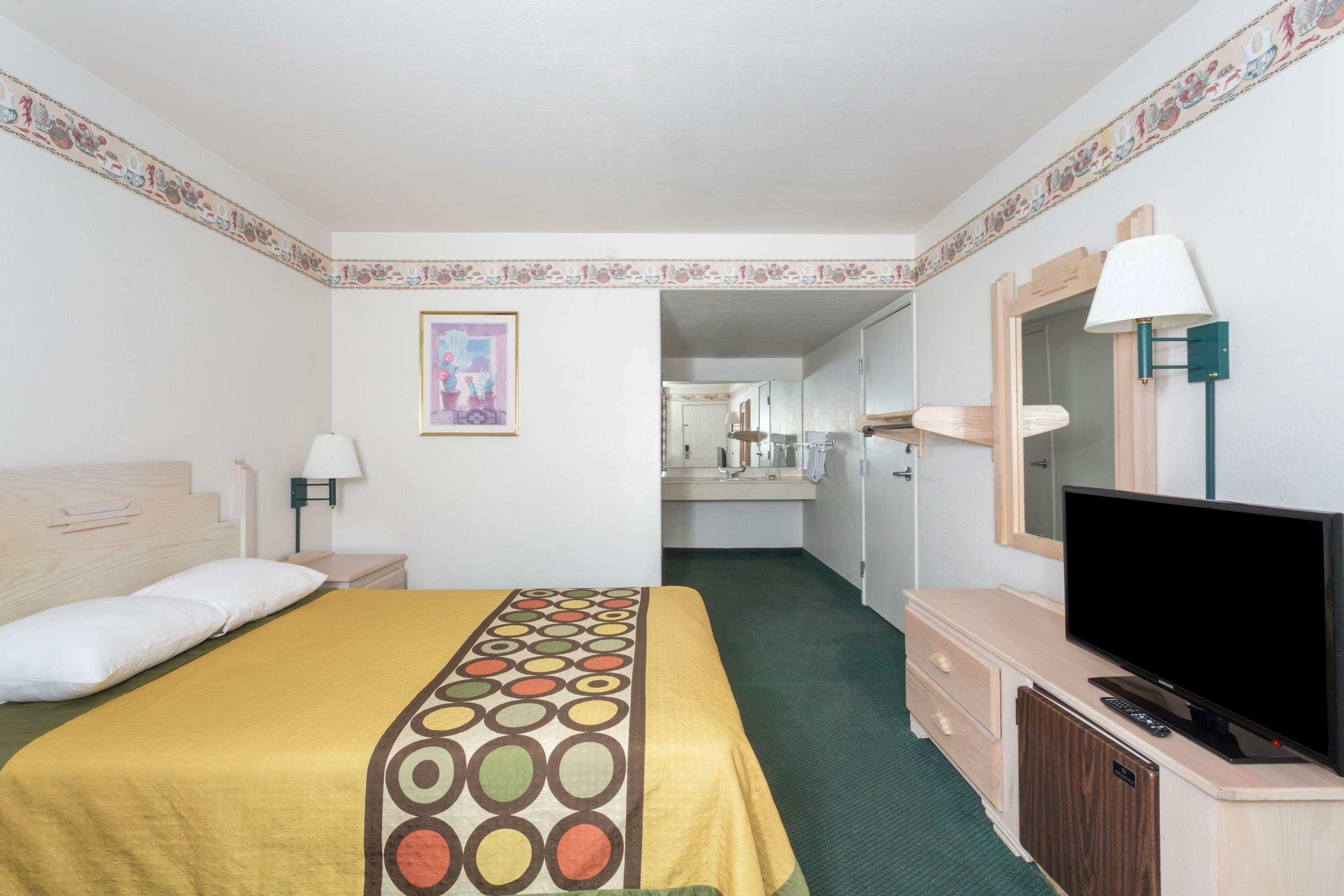 Фото Super 8 by Wyndham Cottonwood