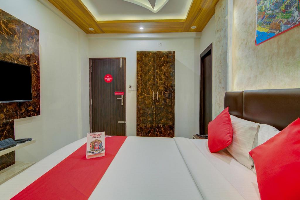 Фото Oyo 11915 Varcity Park