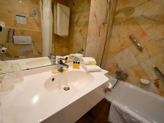 Фото Bedford Hotel & Congress Centre Brussels