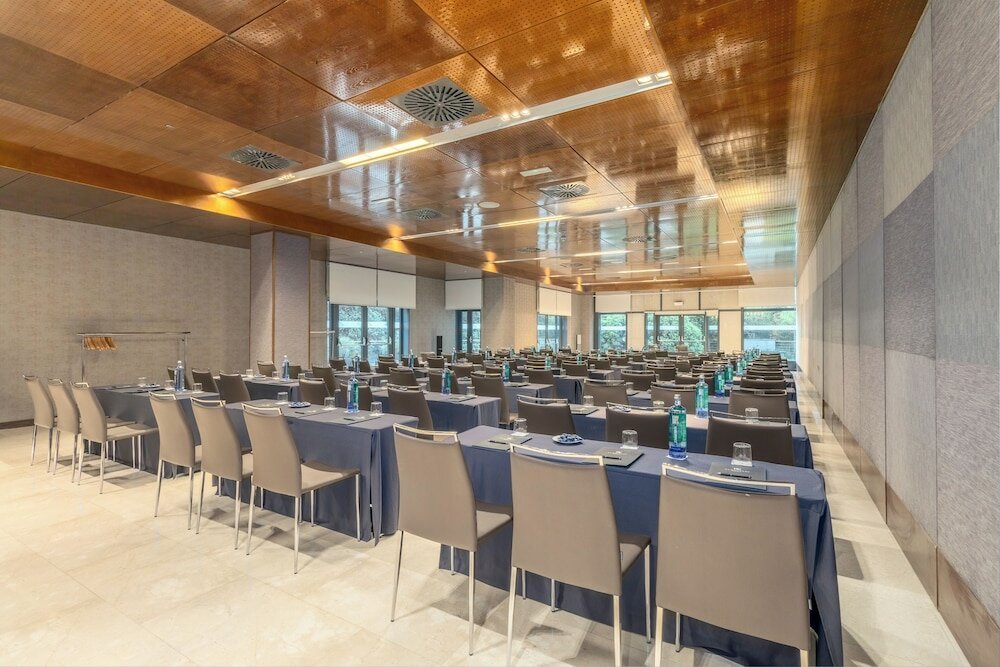 Фото Eurostars Suites Mirasierra