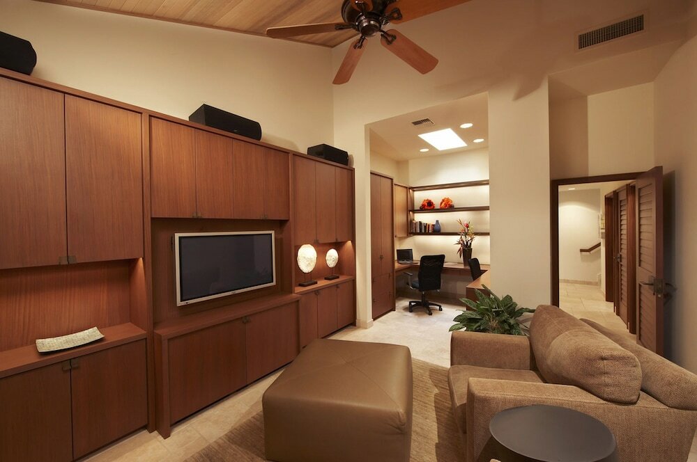 Фото Puunoa Beach Estates, a Destination by Hyatt Residence