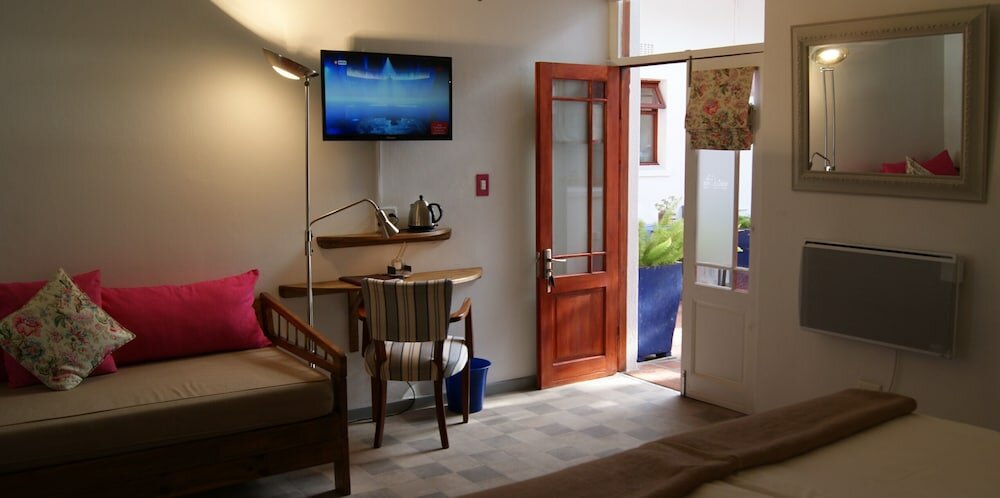 Фото Gubas De Hoek meet eat sleep