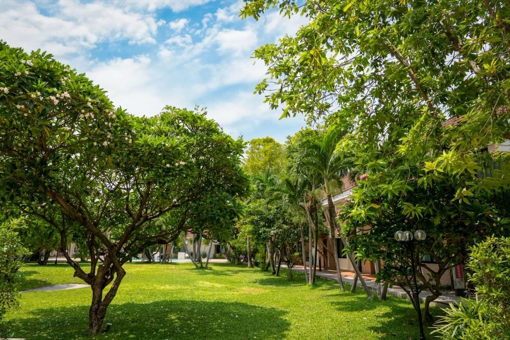 Фото Hotel Tropicana Pattaya