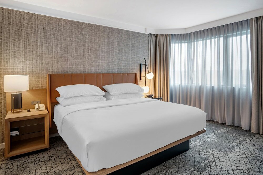 Фото Sheraton Suites Wilmington Downtown