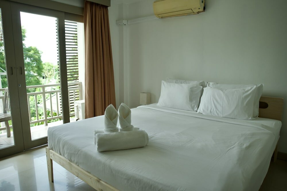 Фото Ampha Place Hotel