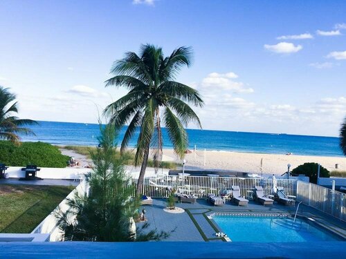 Гостиница Coral Tides Resort в Помпано Бич