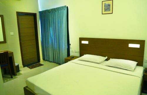 Гостиница Aquarius Hotel в Керале