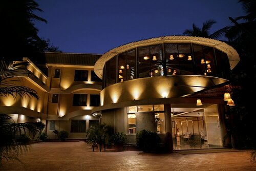Гостиница Treehouse Silken Sands Hotel в Бенаулиме