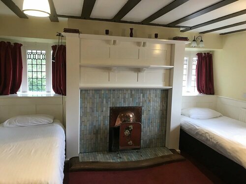 Гостиница Barons Court Hotel в Вулвергемптоне