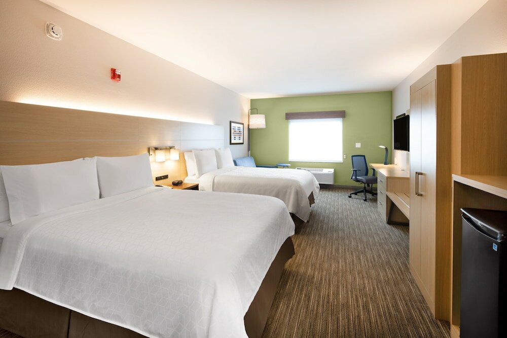 Фото Holiday Inn Express & Suites Ft Myers Beach-Sanibel Gateway, an Ihg Hotel