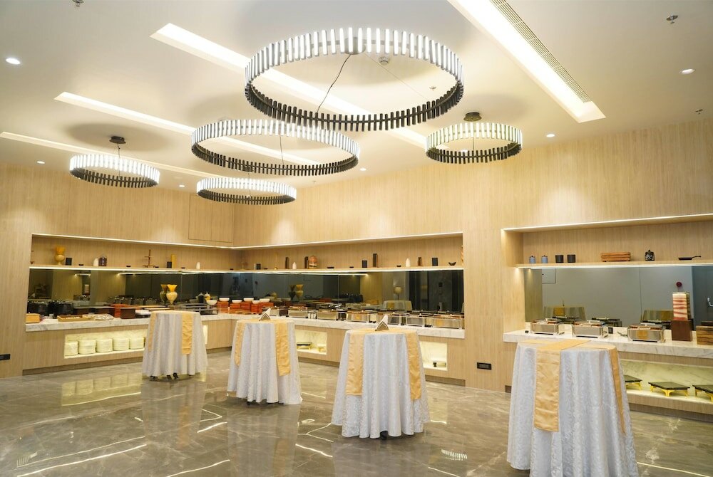 Фото Ramada Plaza by Wyndham Chandigarh Zirakpur
