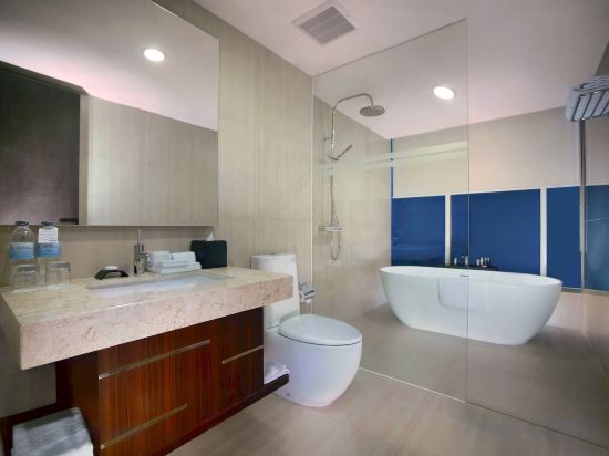 Фото Aston Madiun Hotel & Conference Center