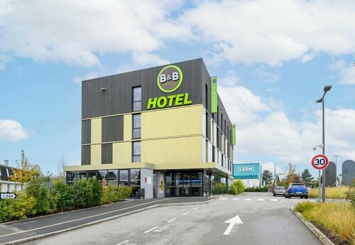 Гостиница Hotel Kyriad Prestige Compiegne в Компьени
