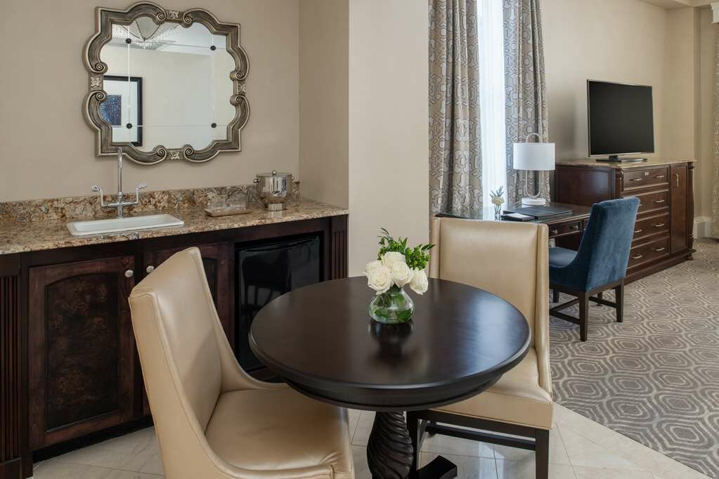 Фото The Roosevelt New Orleans, A Waldorf Astoria Hotel