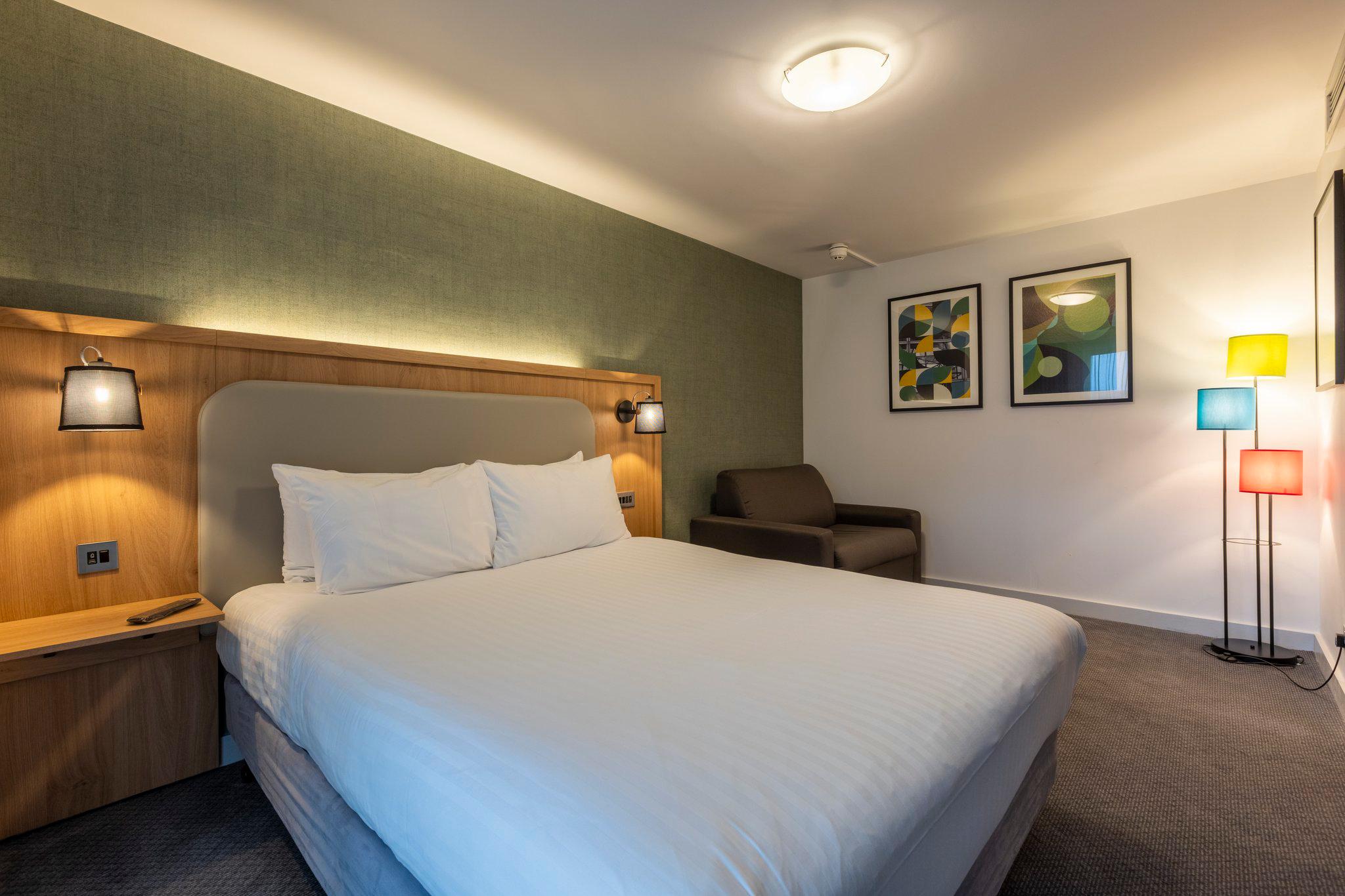 Фото Holiday Inn Milton Keynes - Central, an Ihg Hotel