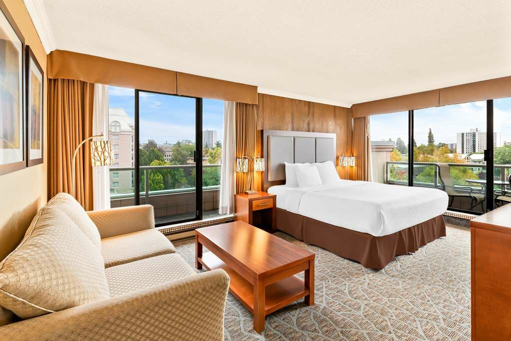 Фото Best Western Plus Inner Harbour - Victoria Hotels