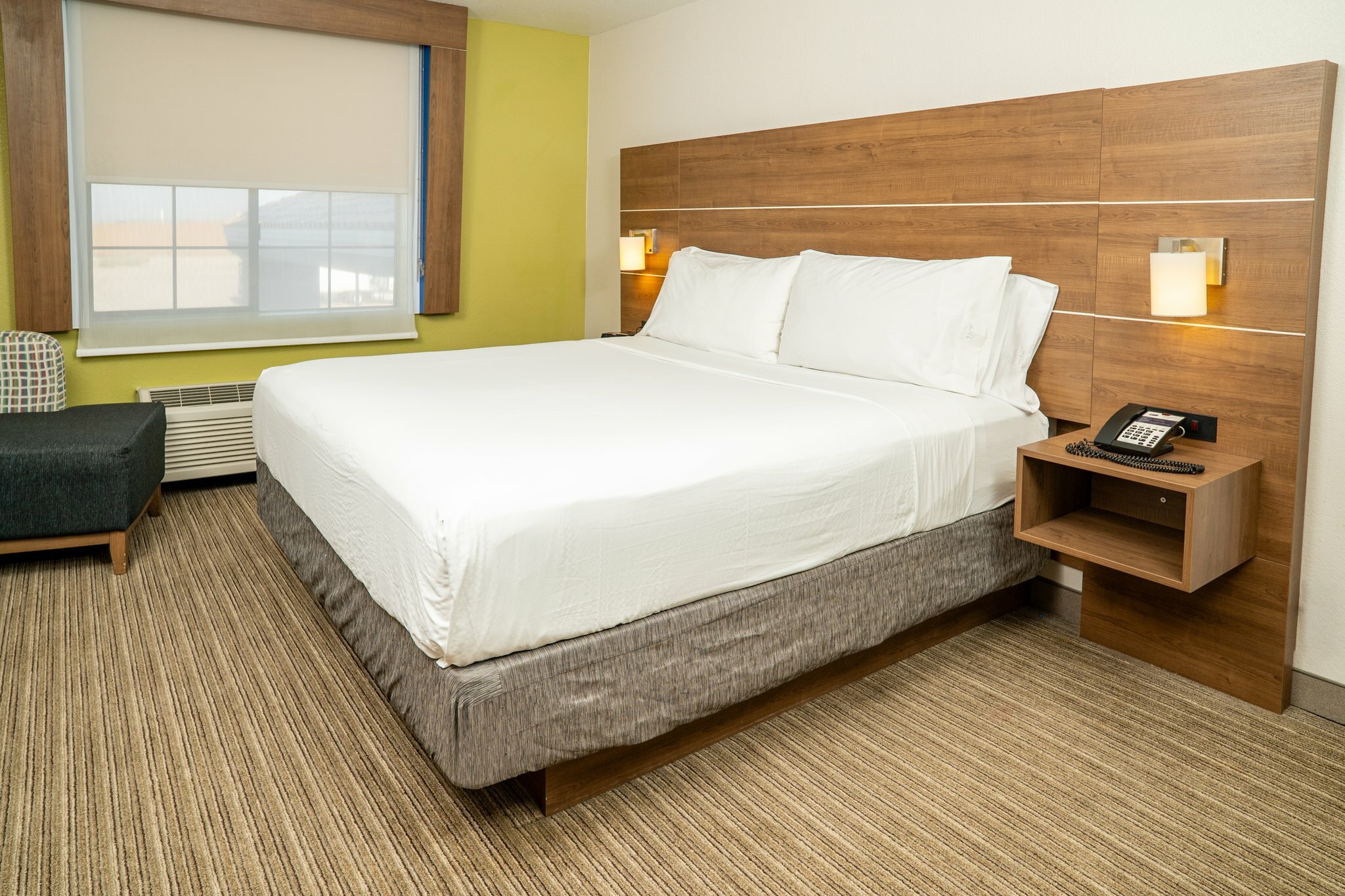 Фото Holiday Inn Express Hotel & Suites Hesperia, an Ihg Hotel