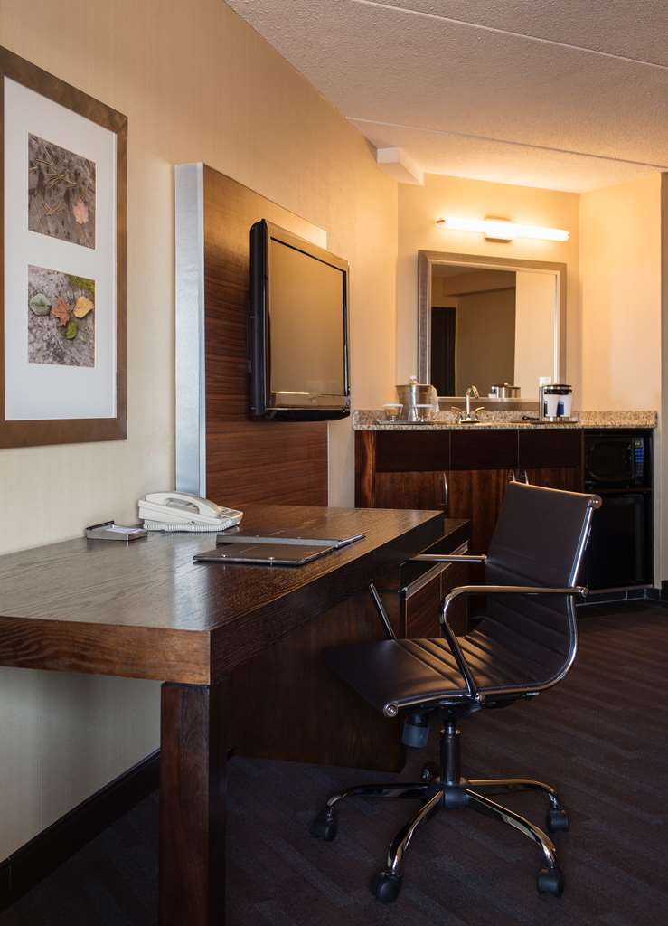 Фото Hilton Winnipeg Airport Suites