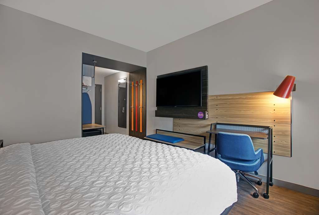 Фото Tru by Hilton Milwaukee Downtown, Wi