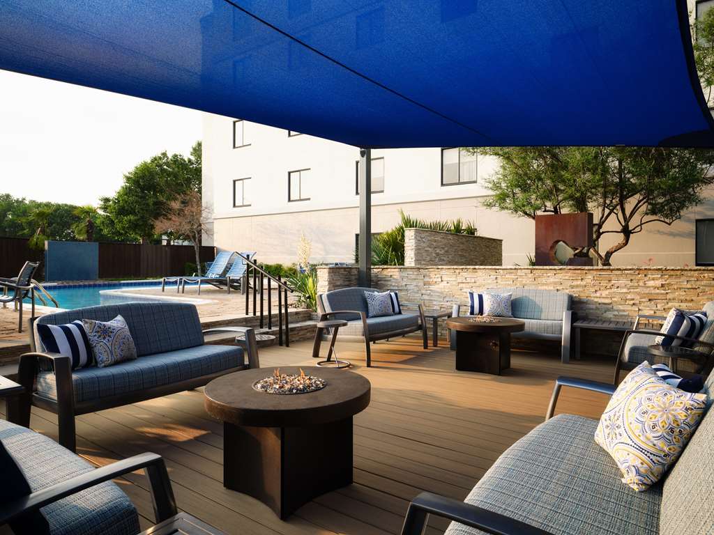 Фото Hilton Garden Inn Las Colinas