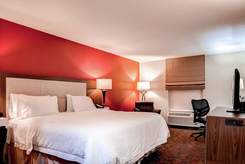 Фото Hampton Inn St. Joseph