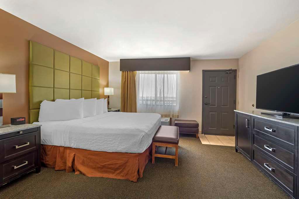 Фото Best Western Plus Country Inn & Suites