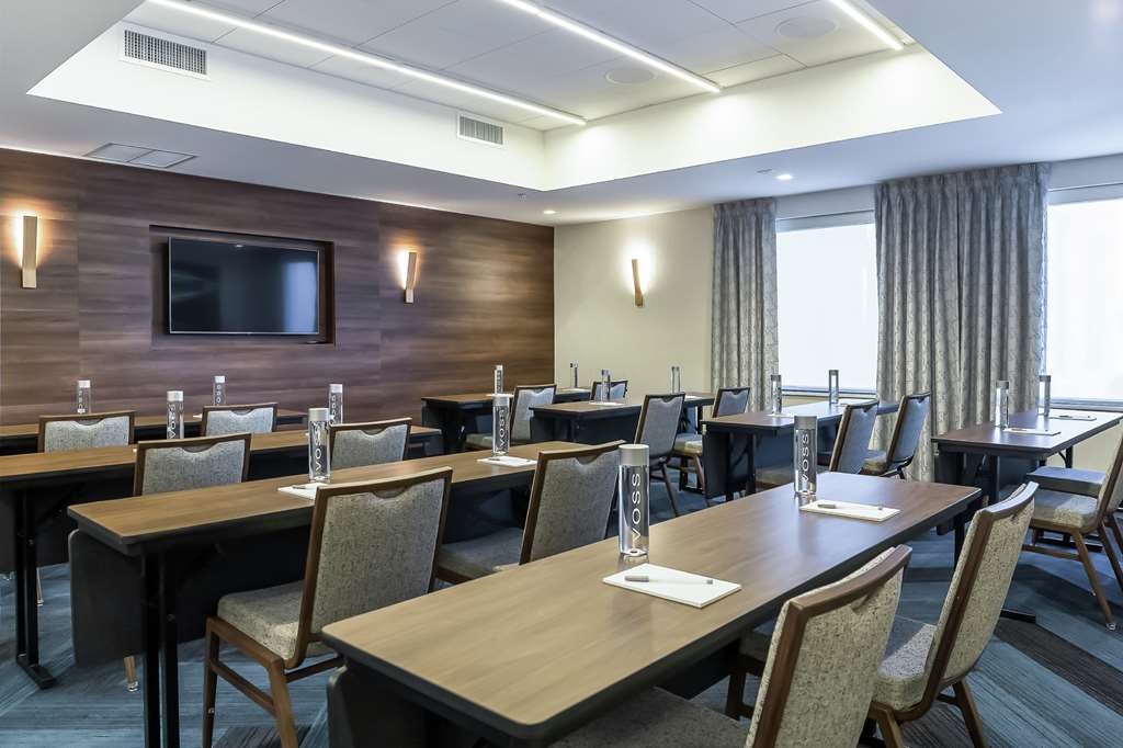 Фото Hampton Inn & Suites Bridgeview Chicago