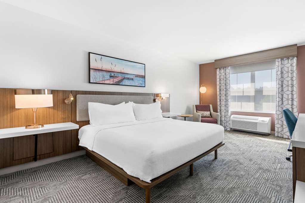 Фото Hilton Garden Inn Suffolk Riverfront