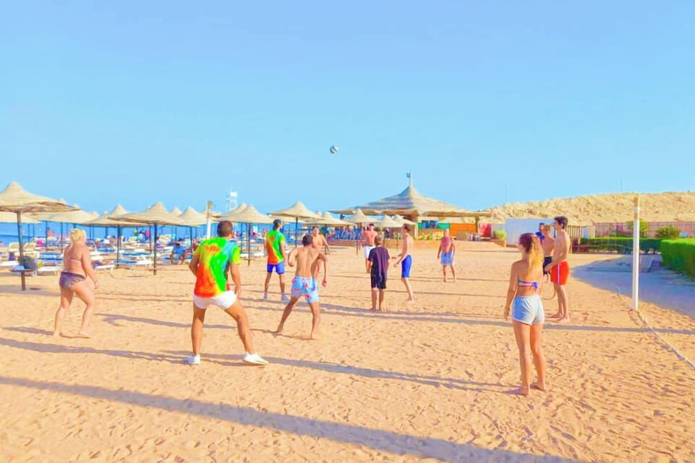 Фото Ivy Cyrene Island Aqua Park Resort