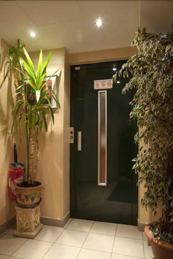 Фото Hotel Transcontinental