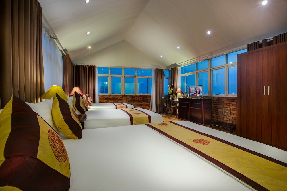 Фото Hanoi Little Town Hotel