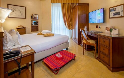 Гостиница Una Hotels Galles Milano в Италии