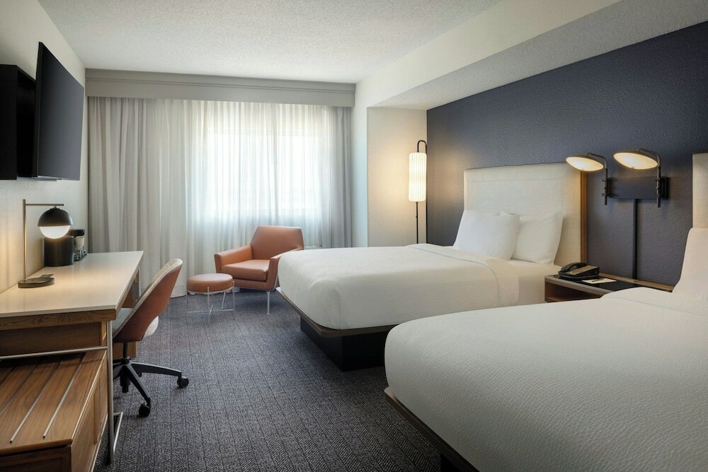 Фото Courtyard by Marriott Little Rock Downtown