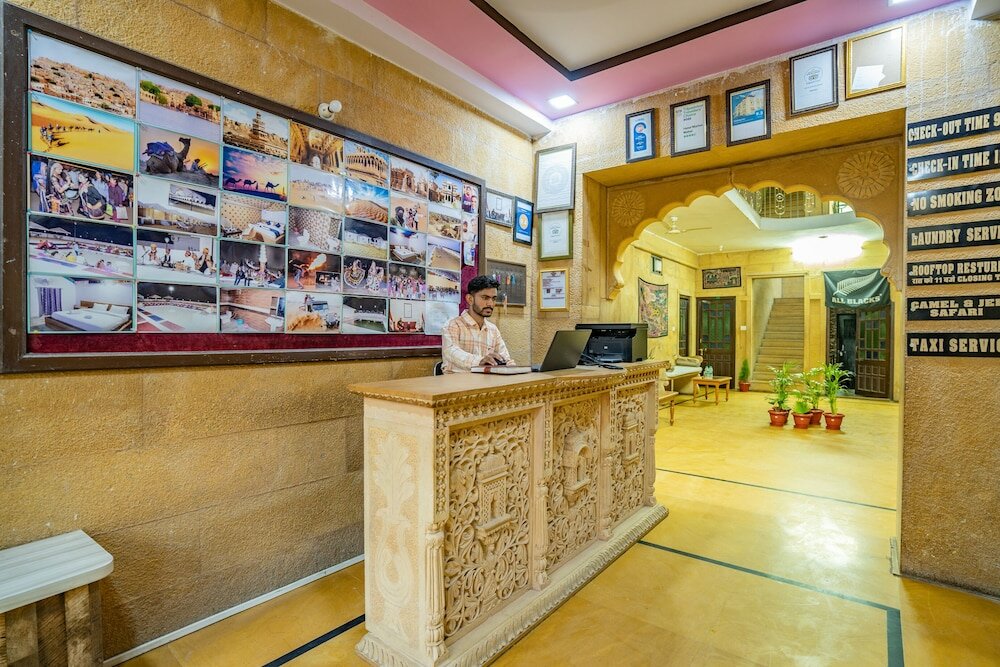 Фото Hotel Marina Mahal