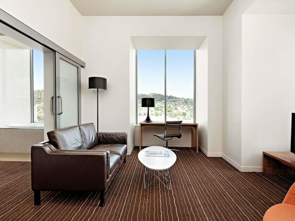 Фото Mantra Charles Hotel Launceston