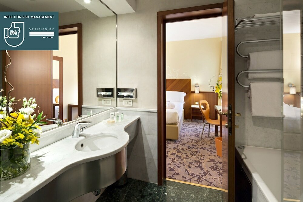 Фото Unahotels Mediterraneo Milano