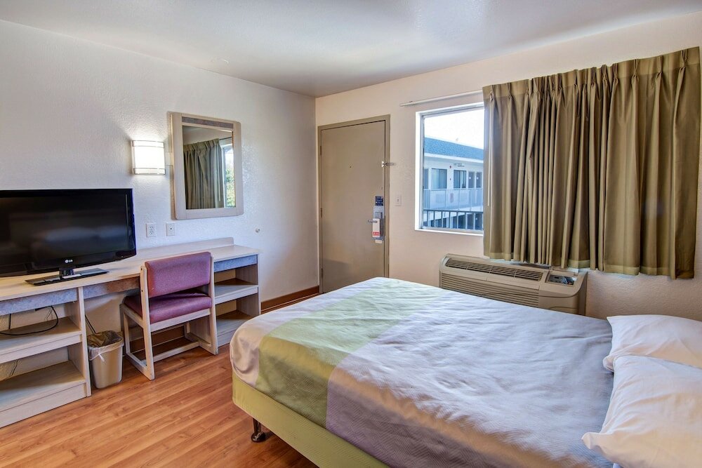 Фото Studio 6 Grand Prairie, Tx