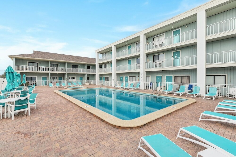 Фото Coastal Waters Inn