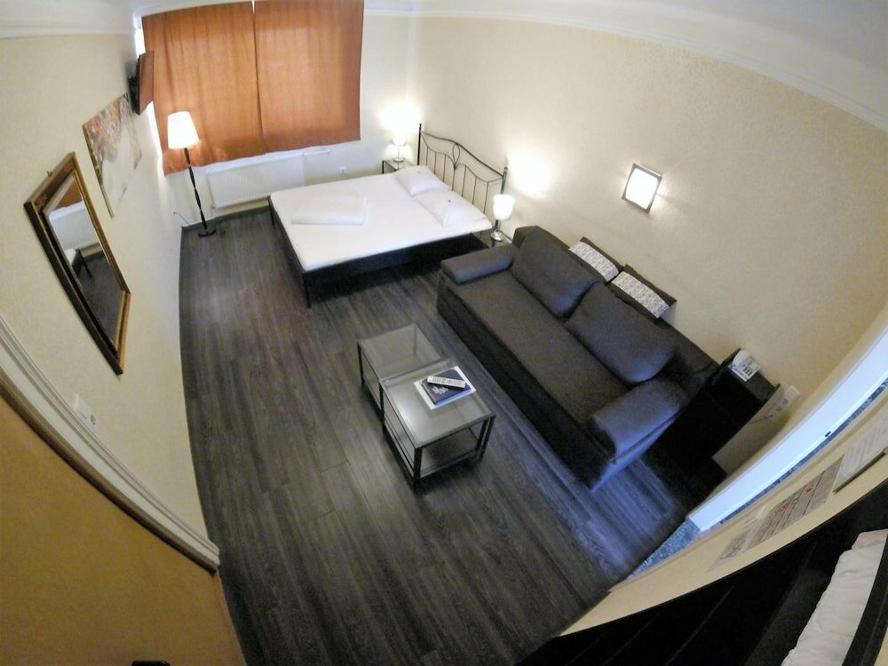 Фото Hotel Goldene Spinne