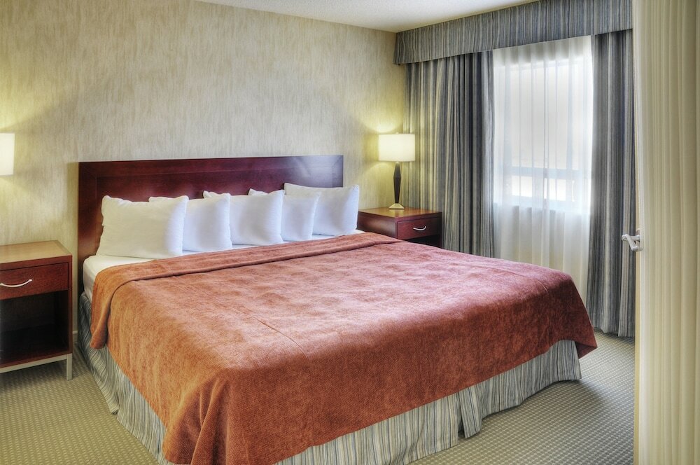 Фото Quality Suites London