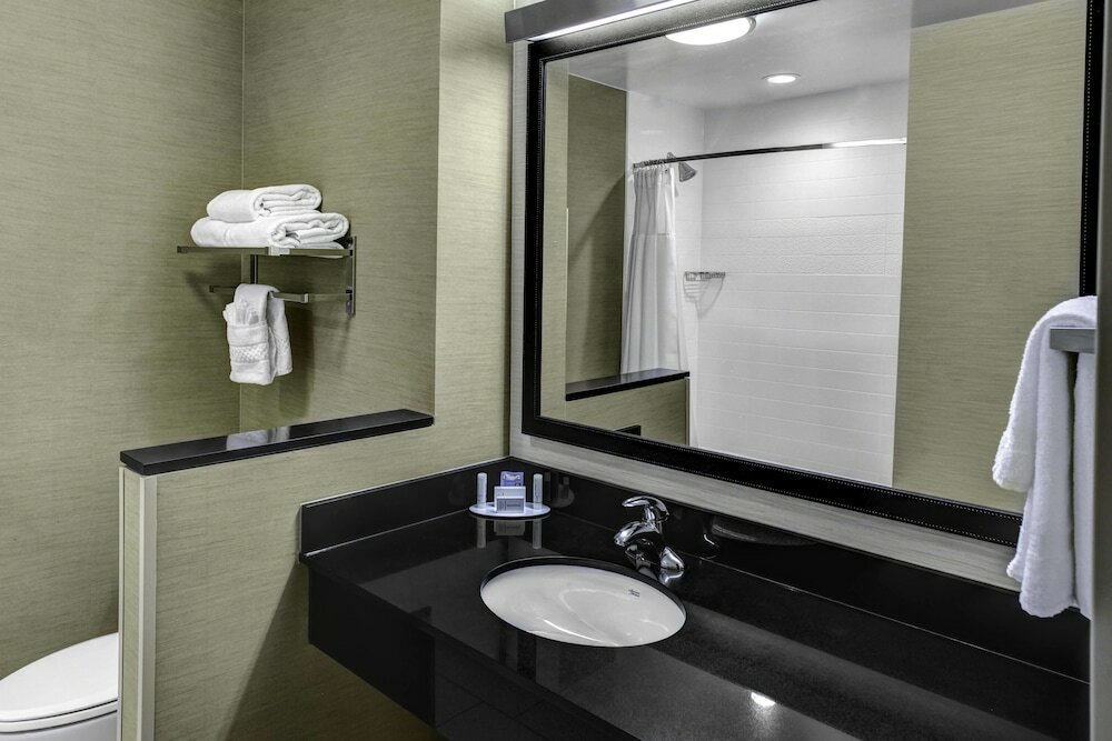 Фото Fairfield Inn & Suites Lansing at Eastwood