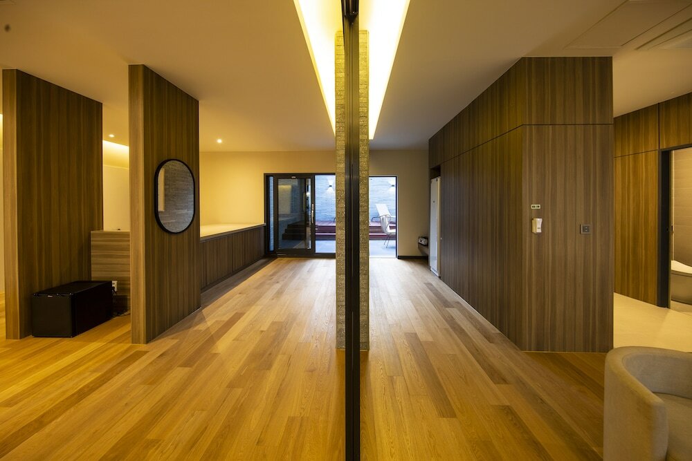 Фото Brown Dot Hotel - Jangsaengpo