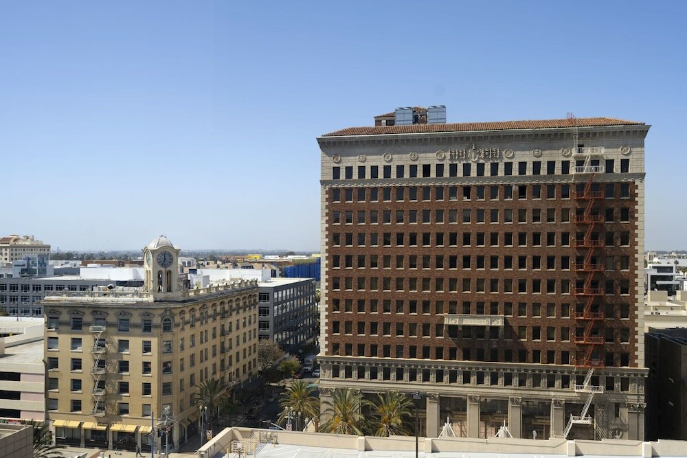 Фото Renaissance Long Beach Hotel