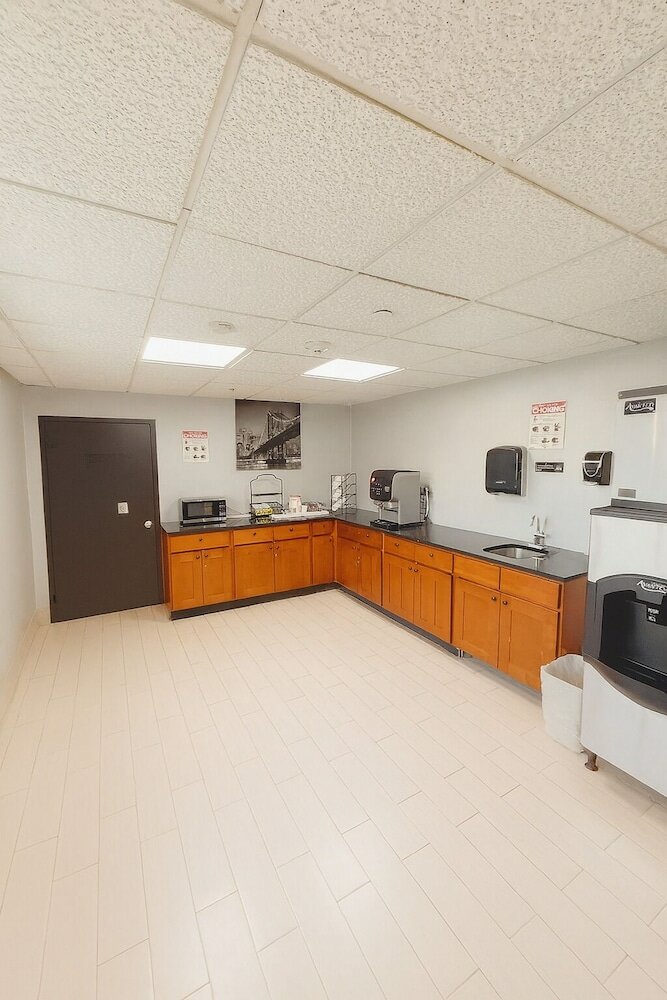 Фото The Floral Park Motor Lodge