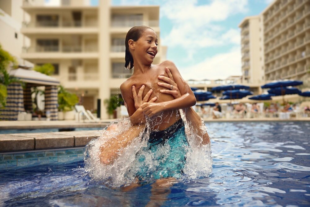 Фото Outrigger Reef Waikiki Beach Resort
