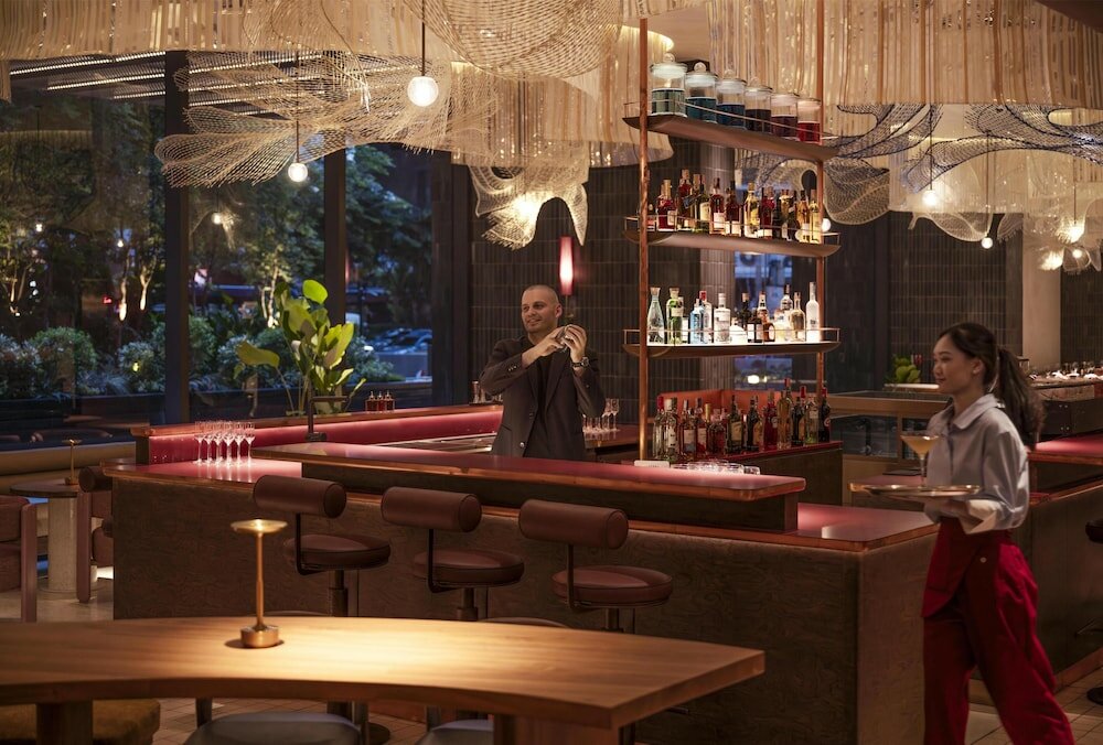 Фото Kromo Bangkok Curio Collection by Hilton