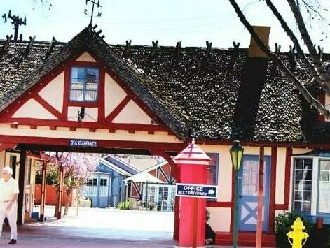 Гостиница Solvang Inn and Cottages в Солванге