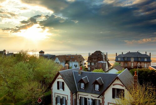 Гостиница Hotel Villa les Bains  в Кане